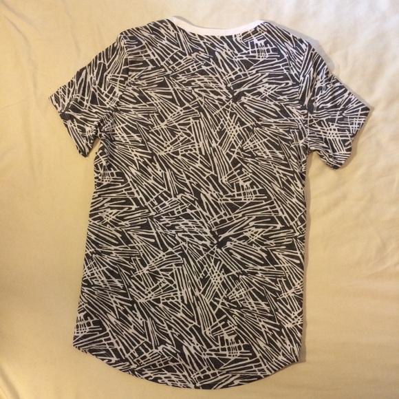 NWT Nike Palm Run Shirt - Picture 3 of 4